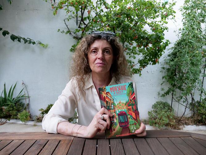 Agnès, membre du comité de rédaction de Marseille à 51°C © Chloé Roulet