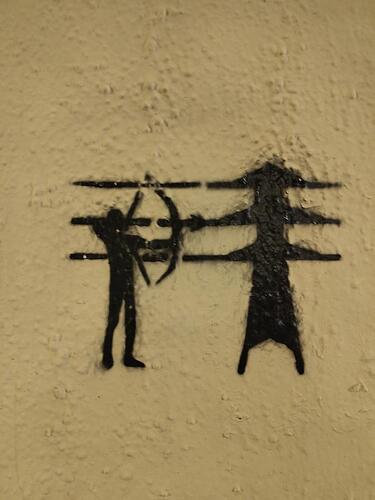 Pochoir repéré dans les rues de Marseille. Il fait référence au film Woman at war de Benedikt Erlingsson (2018), l’histoire d’une femme qui sabote des lignes à haute tension pour des raisons écologiques)